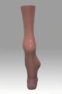 Przykład protezowego wyrównania kończyny z utrwalonym końskim ustawieniem stopy.